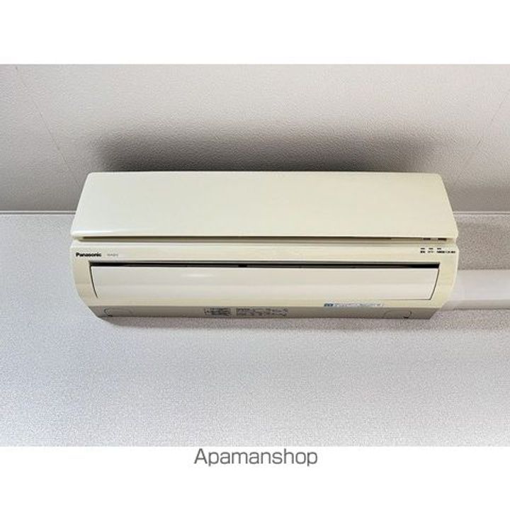 ナディア・ヴィエーレ402のその他画像