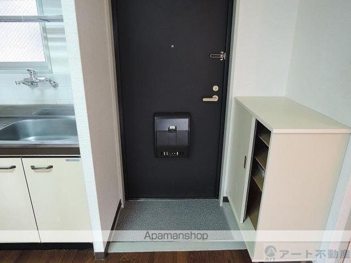 クレメント泉の玄関