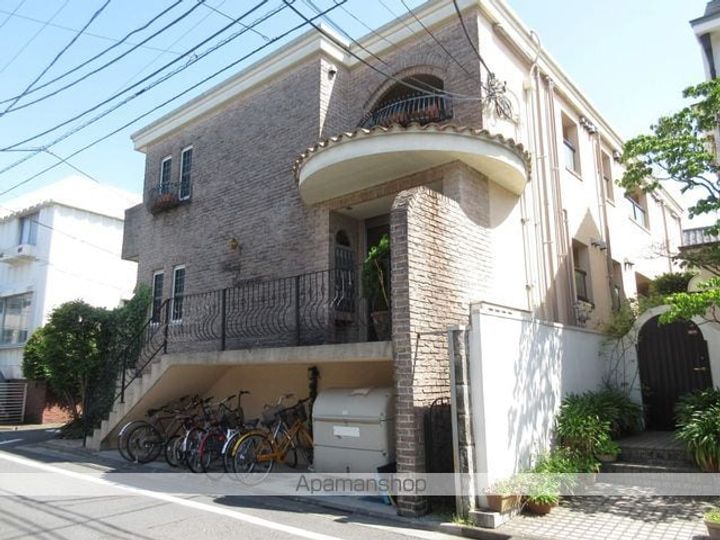 東京都杉並区松ノ木2丁目の賃貸マンションの外観