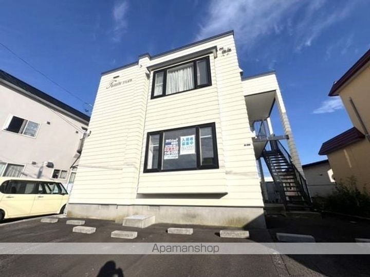 ツインかたばみ102の外観