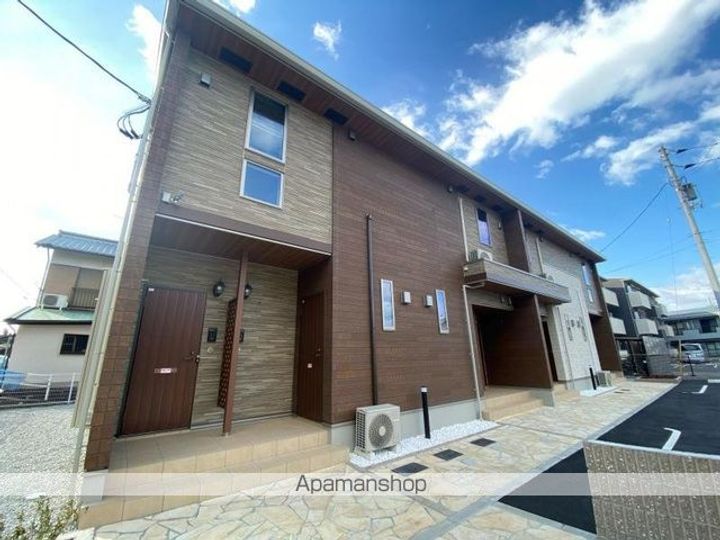 香川県高松市屋島西町の賃貸アパートの外観