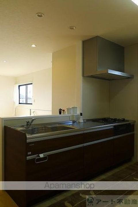 愛媛県東温市志津川の賃貸アパートの居間