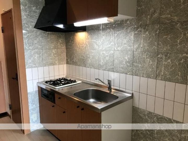 F’S COURTのキッチン