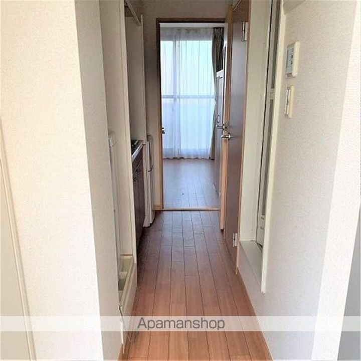 レオパレスひなたの玄関