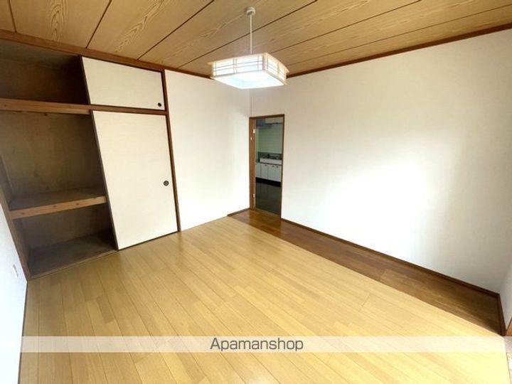 アドホックメゾンの内装