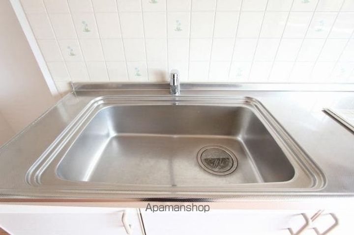 香川県高松市香西本町の賃貸マンションの内装