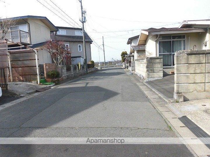 カーサイハナの周辺