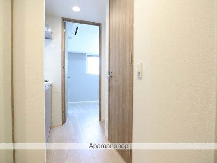 愛知県名古屋市中区橘1丁目の賃貸マンションの玄関