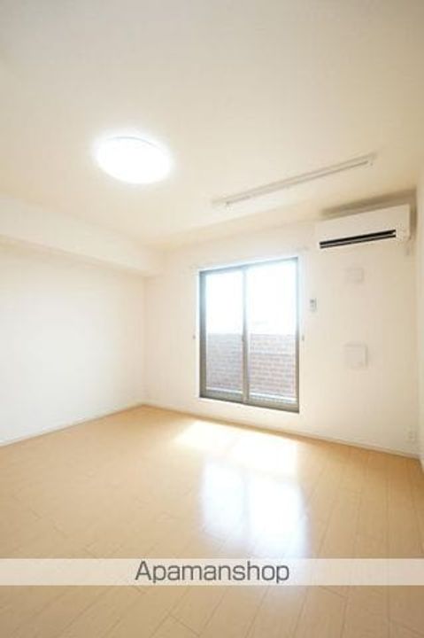 マナスルの居間