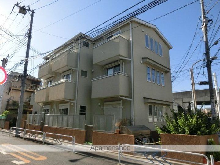 プレシャス ジュノーの外観