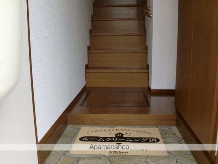 ローズコート阿部C・D棟の玄関