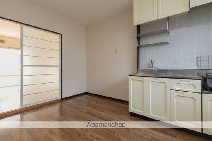 サンライフミナミABA101の居間