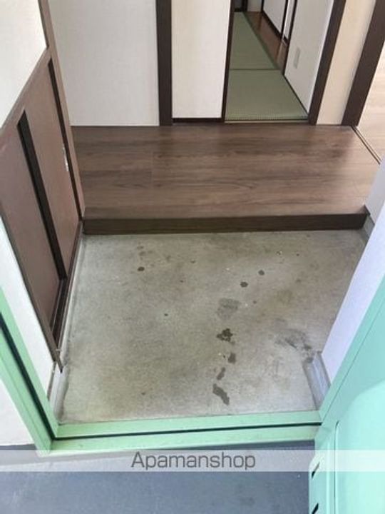 富岡ハイツⅠ407の玄関