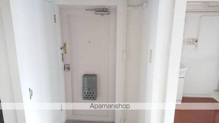 ビレッジハウス仙台鶴ケ谷二丁目17号棟403の玄関