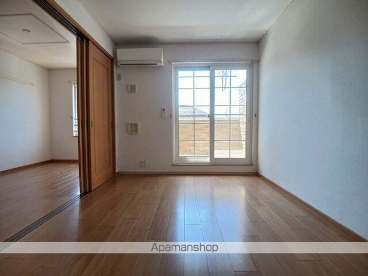 トゥー・ル・モンドBの居間