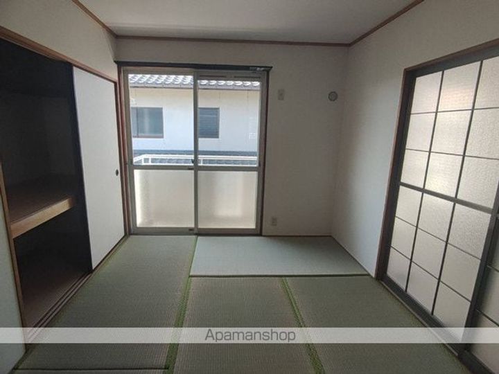 愛媛県松山市鷹子町の賃貸アパートの内装
