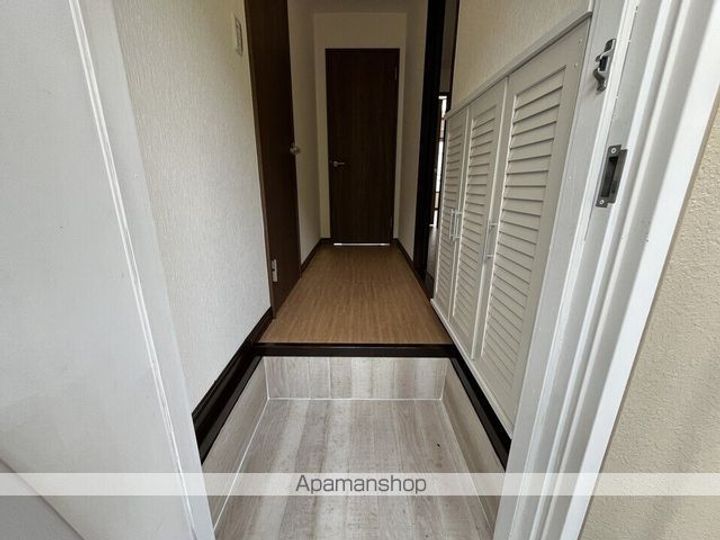 滋賀県甲賀市水口町元町の賃貸アパートの玄関