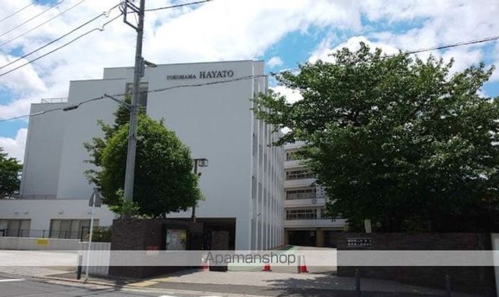 レオパレスエルムの周辺