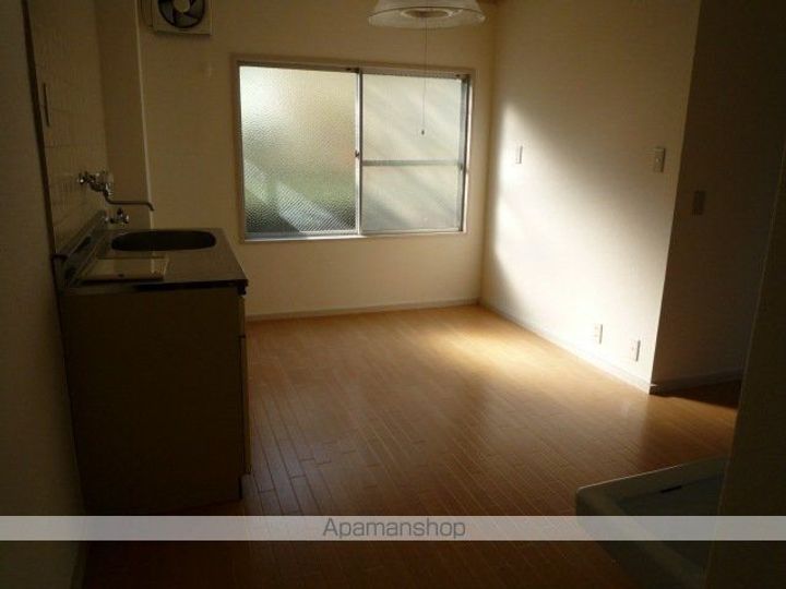 山口マンション1-Bの居間