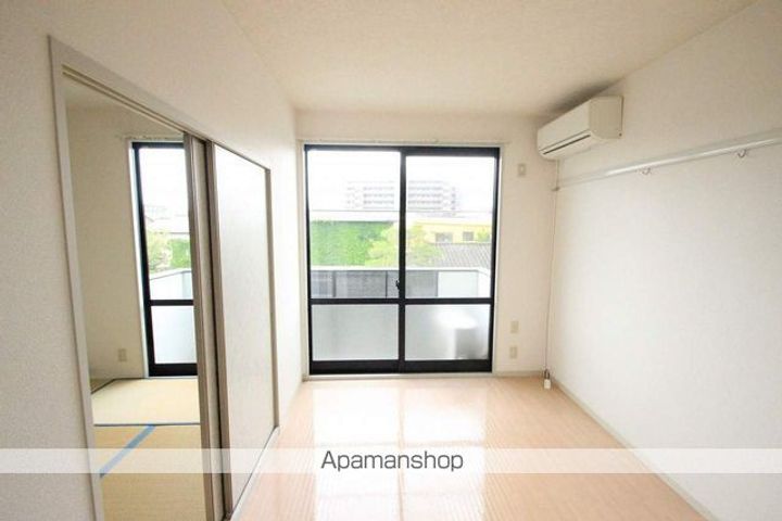 福島県郡山市小原田5丁目の賃貸アパートの居間