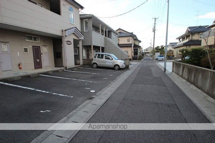 キャビン・6102の周辺