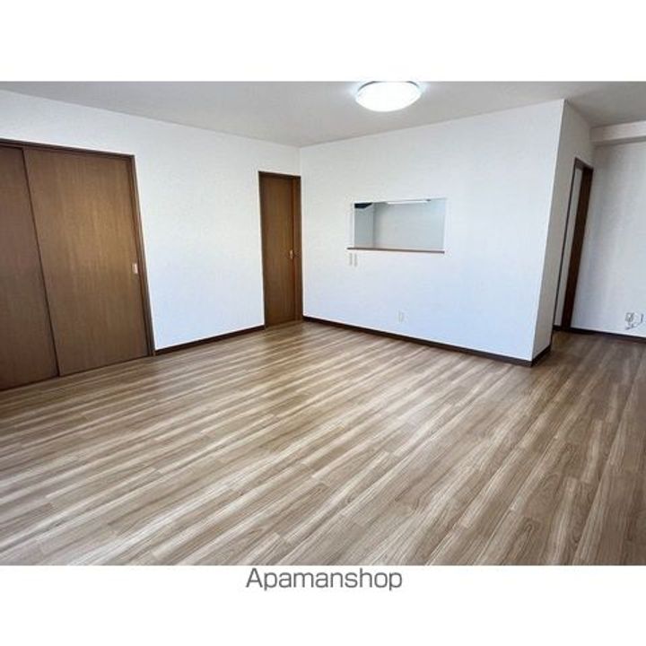 ラピュタハイツ1-Bの居間
