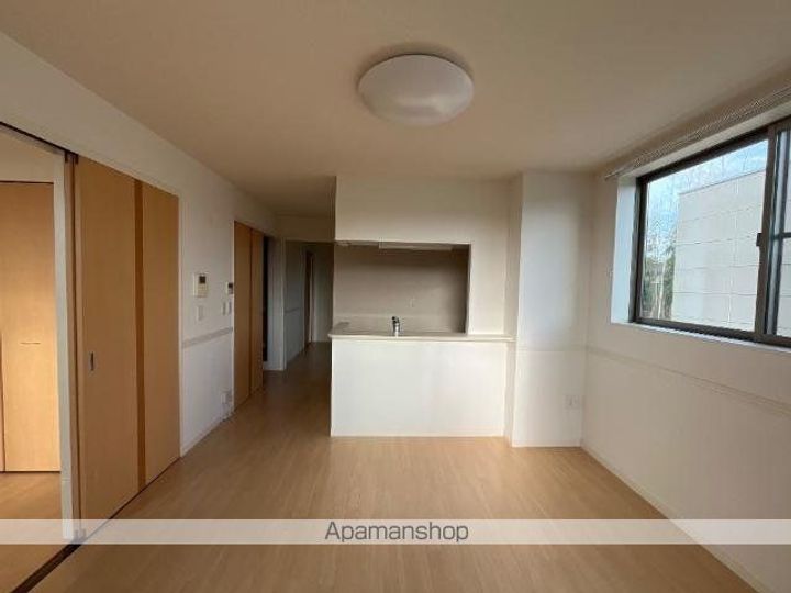 グリーン・ローズ 壱番館の居間