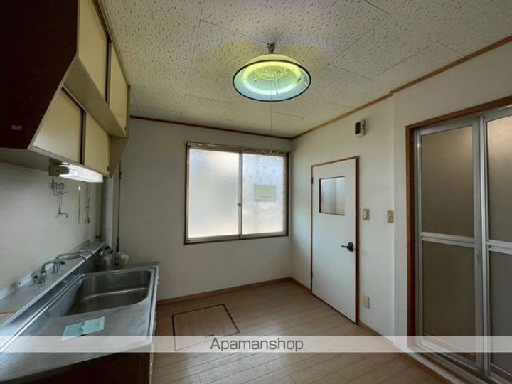 ハイツいこいの居間