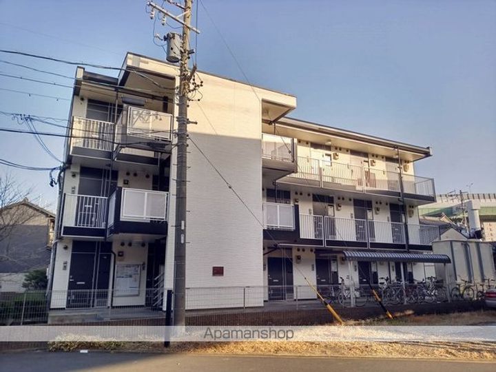 レオパレスメトロ六番町303の外観