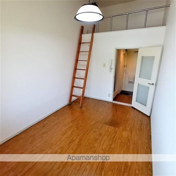コスモハイツ泉の居間