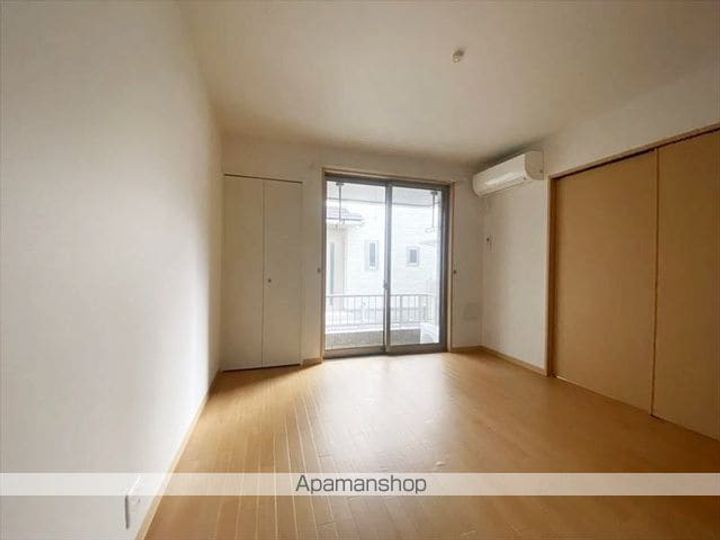 ファヴィリータCの居間