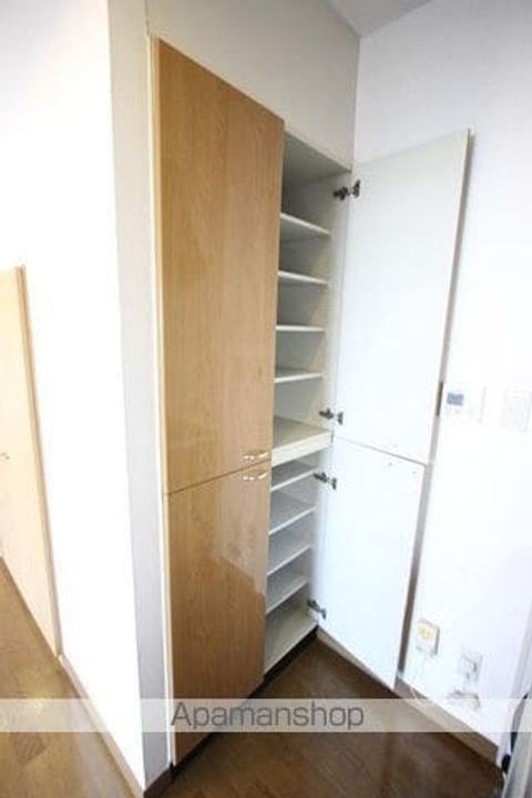 香川県高松市春日町の賃貸マンションの内装