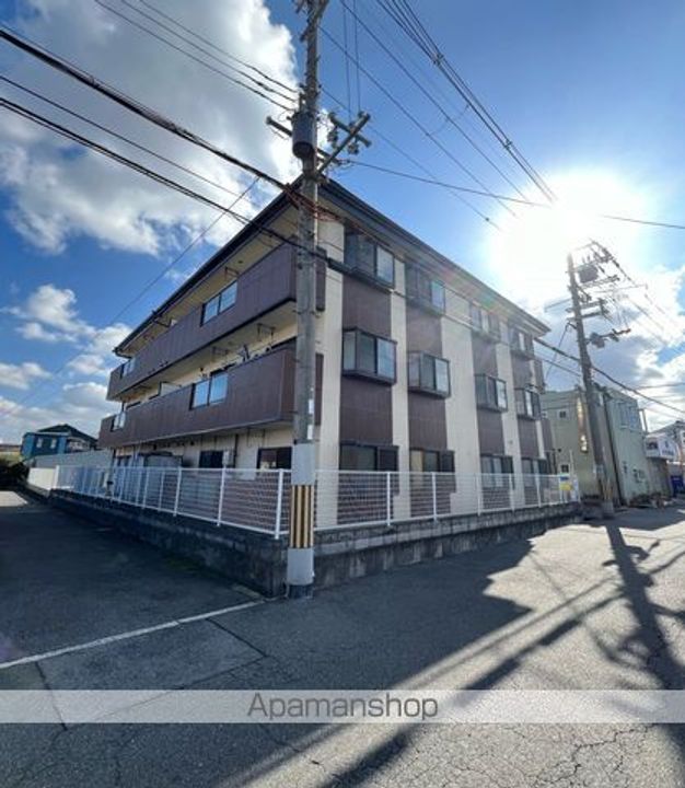 アパートメント初芝の外観