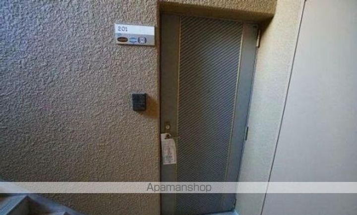 香川県高松市松縄町の賃貸マンションの玄関