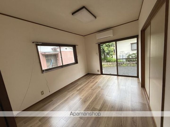 皆川ハイツの居間