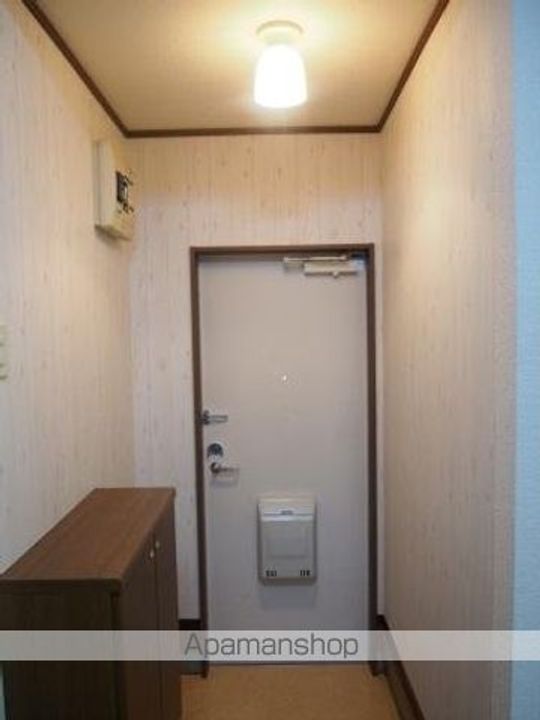 ハイライフ緑苑101の玄関