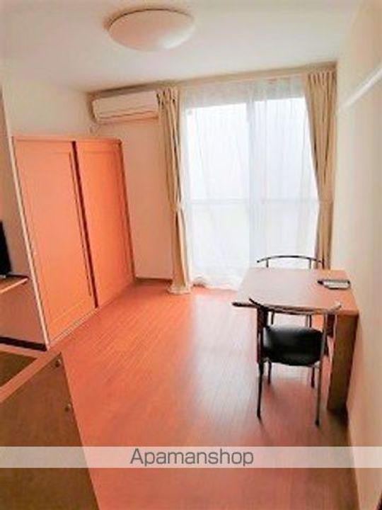 レオパレスヴィルヌーブ205の居間