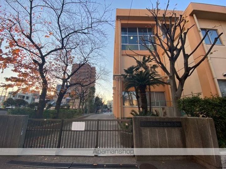 トレポルテの周辺