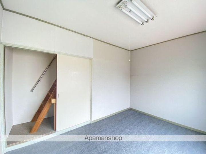 本通4丁目33番アパート2F左の内装