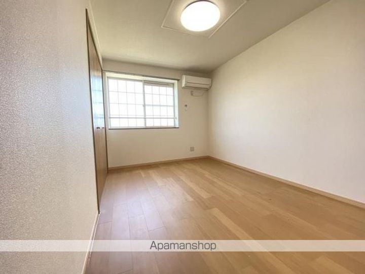 オーブリーAOKI201の居間