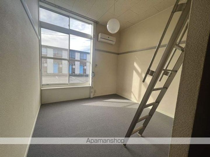 ソレーユ101の居間