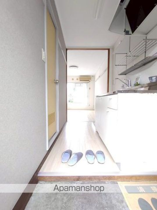 東京都日野市高幡の賃貸アパートの玄関