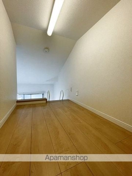 東京都立川市曙町1丁目の賃貸アパートの内装