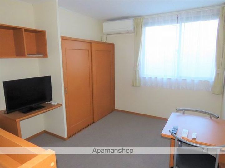 レオパレスオアシスイン上松202の居間