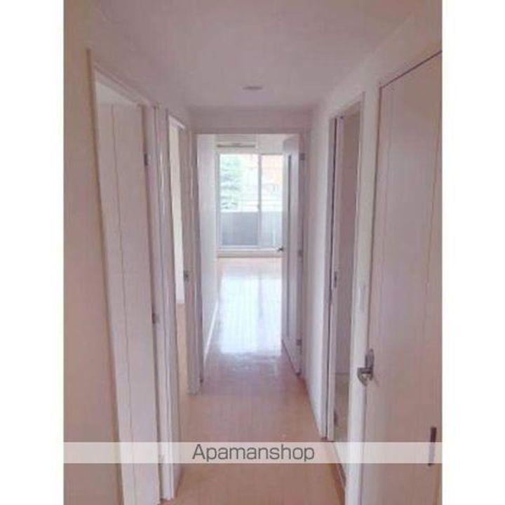 東京都世田谷区船橋3丁目の賃貸マンションの玄関