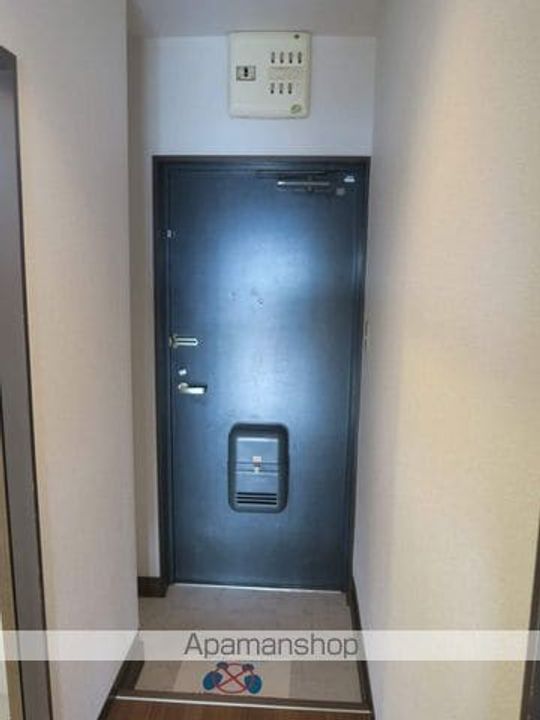 大阪府岸和田市箕土路町2丁目の賃貸マンションの玄関