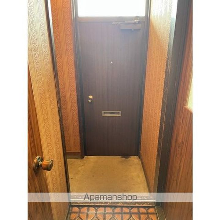 SLパークハイツ8の玄関