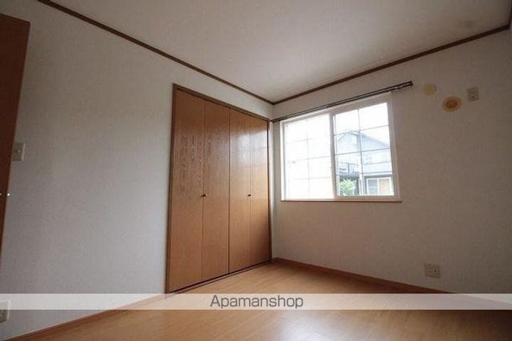 フラワーヒル Bの居間