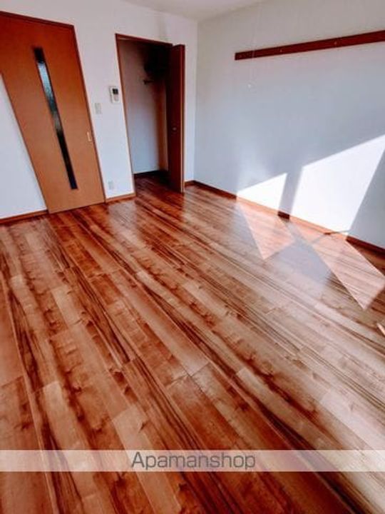 滋賀県彦根市川瀬馬場町の賃貸アパートの居間