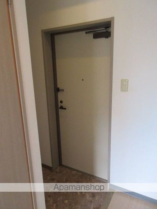 東京都杉並区高円寺南4丁目の賃貸マンションの玄関